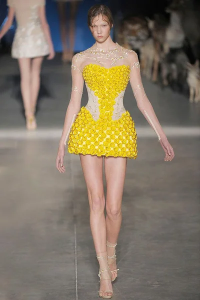 Look 17